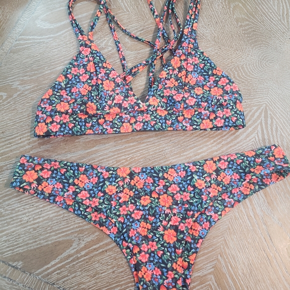 COPY - Bikini - Picture 4 of 4